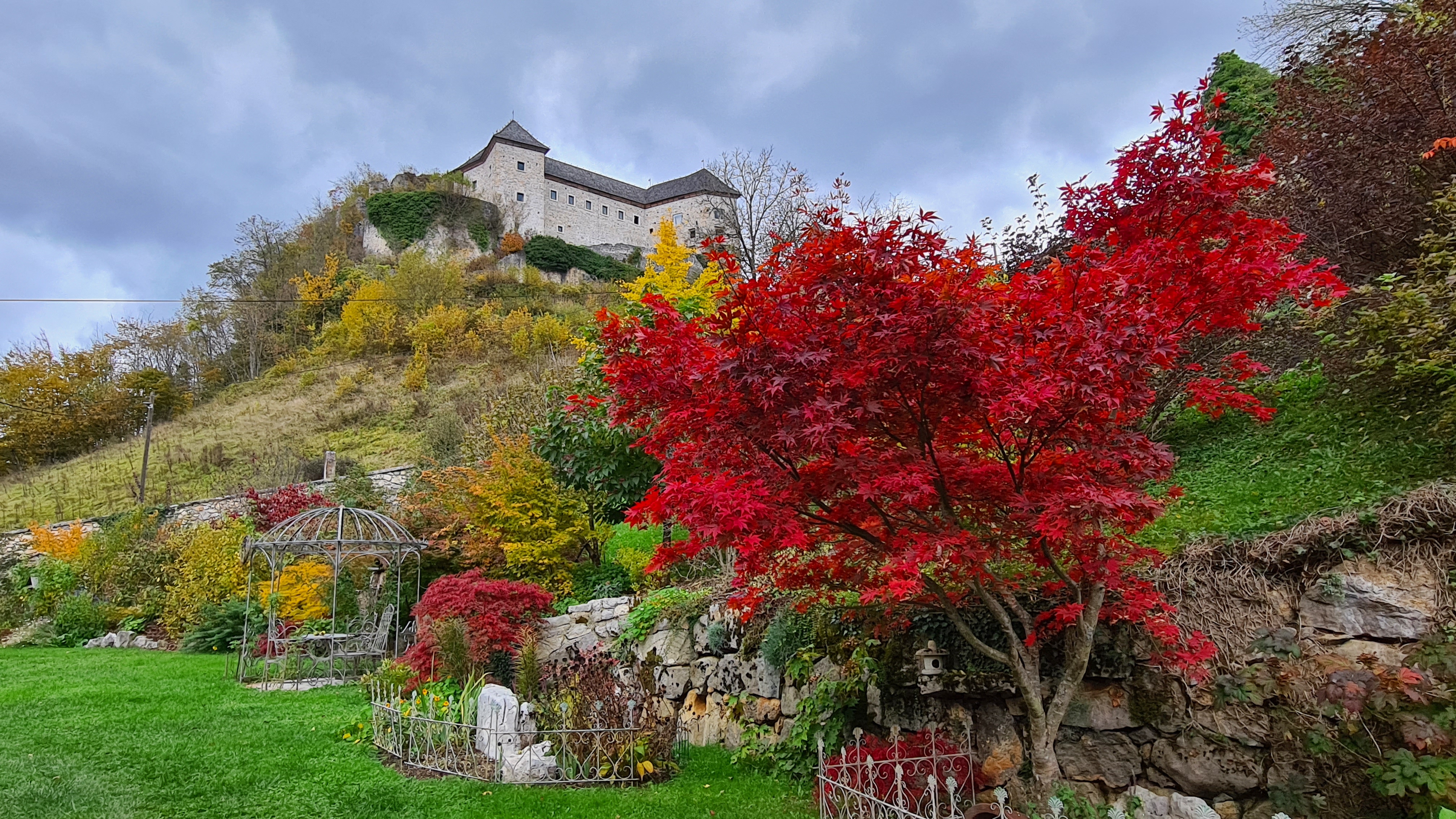 Čas ne teče povsod enako hitro ali kako je Valvasor doživel Kostel